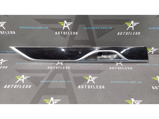 Накладка дверей задньої лівої декоративна 51428067089 BMW 7 G11/ G12 БМВ бу